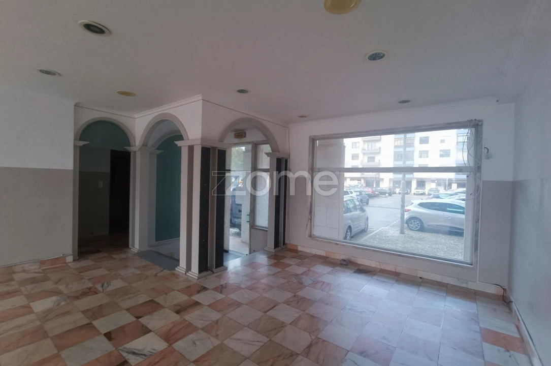 Negócio para Venda em Algueirão-Mem Martins Foto 1