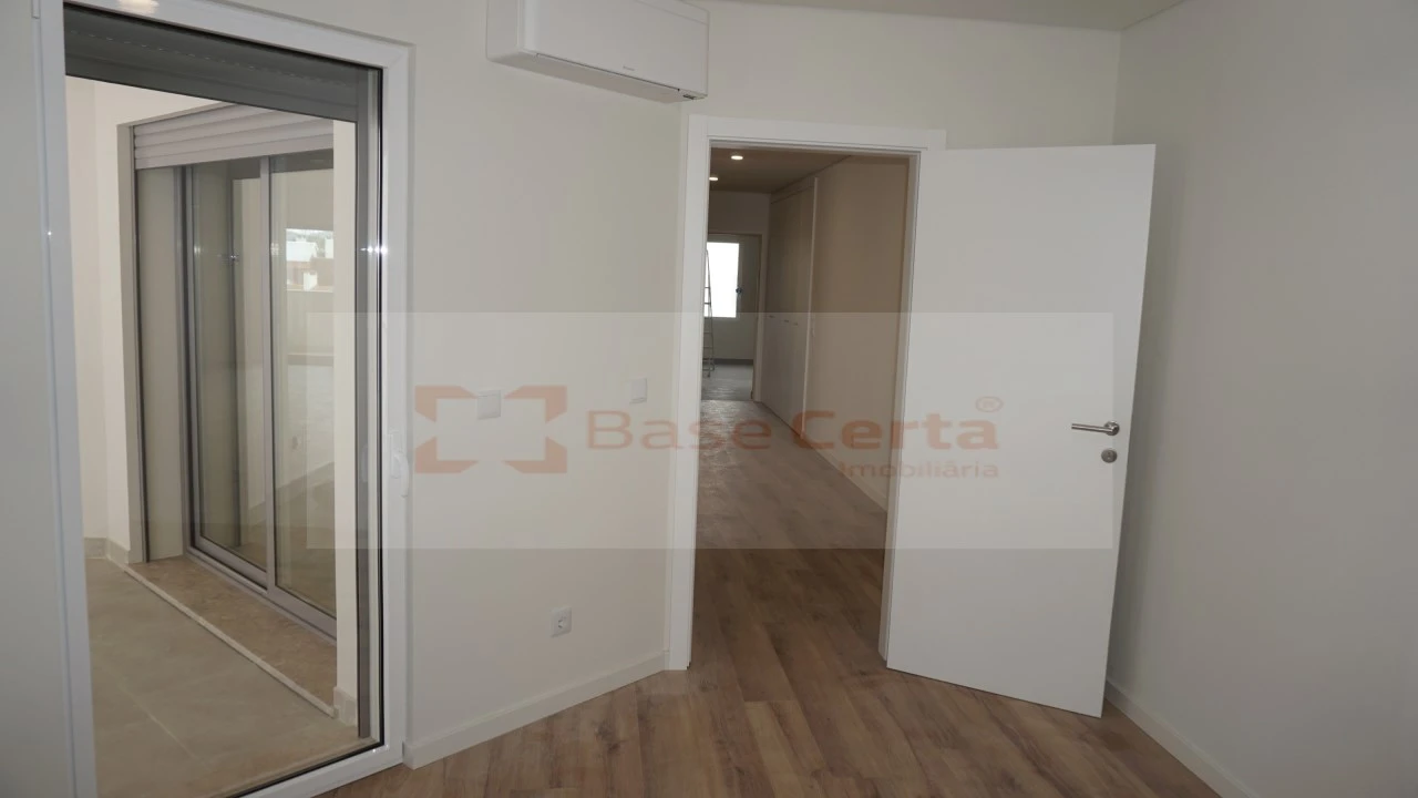 Apartamento T2 para Venda em Santa Clara Foto 24