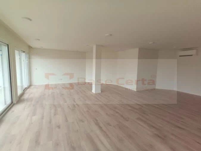 Apartamento T2 para Venda em Santa Clara Foto 3