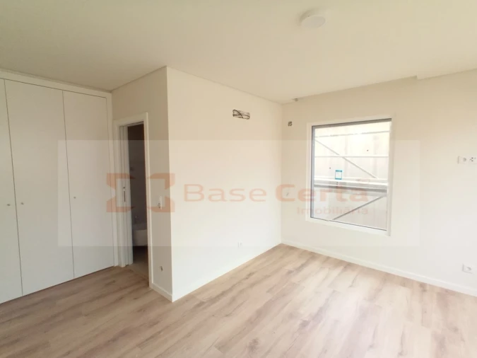 Apartamento T3 para Venda em Almada, Cova da Piedade, Pragal e Cacilhas Foto 13