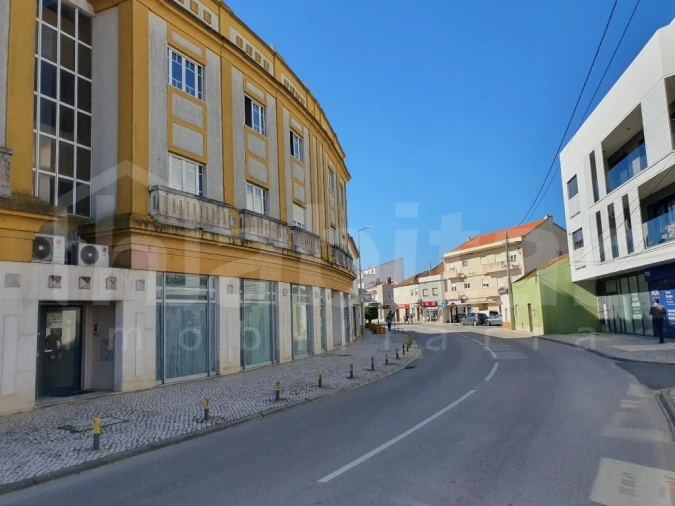 Loja para Venda em Samora Correia Foto 1