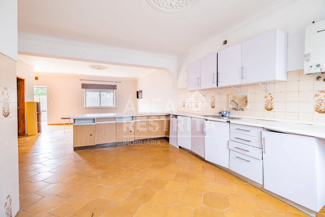 Moradia T5 para Venda em Quinta do Conde Foto 6