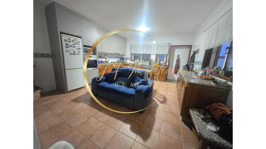 Moradia T4 para Venda em Esgueira Foto 5