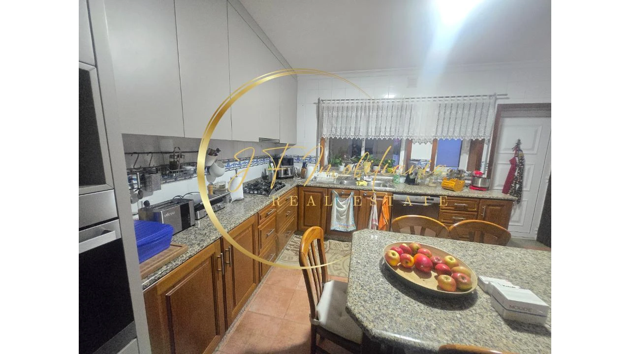 Moradia T4 para Venda em Esgueira Foto 7