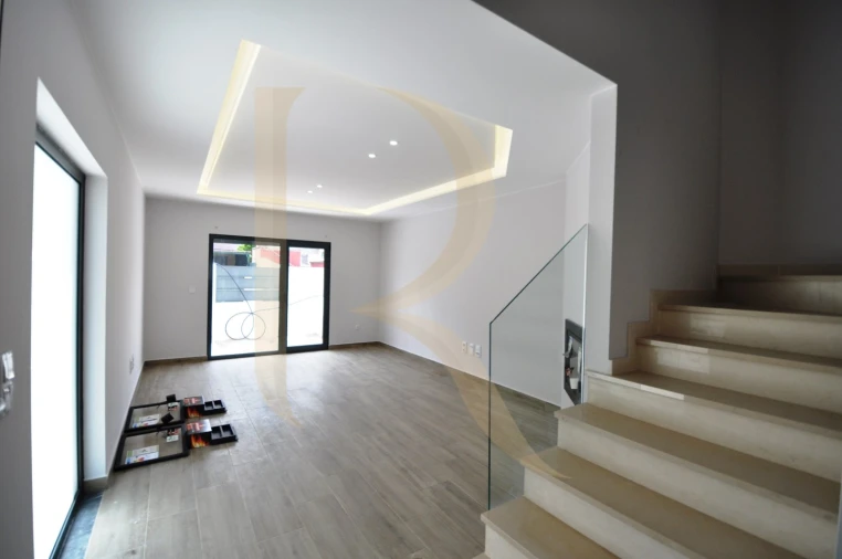 Moradia T3 para Venda em Quinta do Conde Foto 7