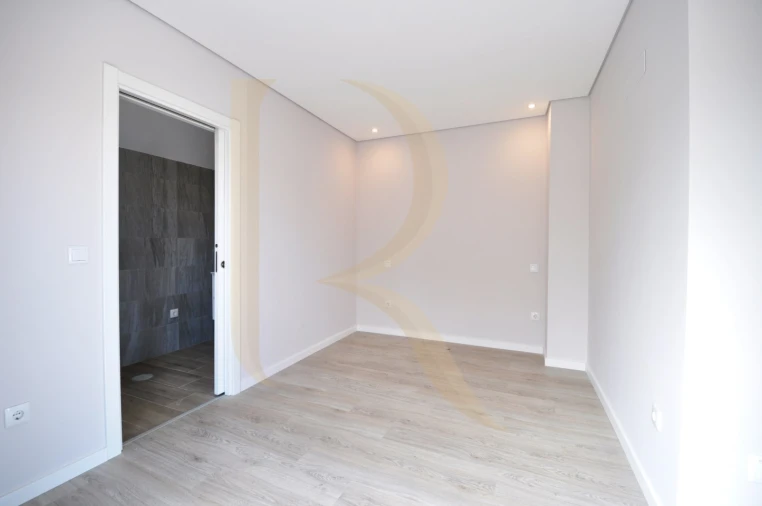 Moradia T3 para Venda em Quinta do Conde Foto 22