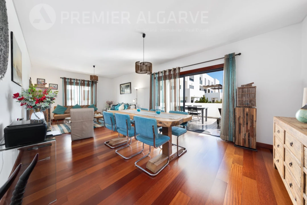 Apartamento T2 para Venda em Quarteira Foto 8