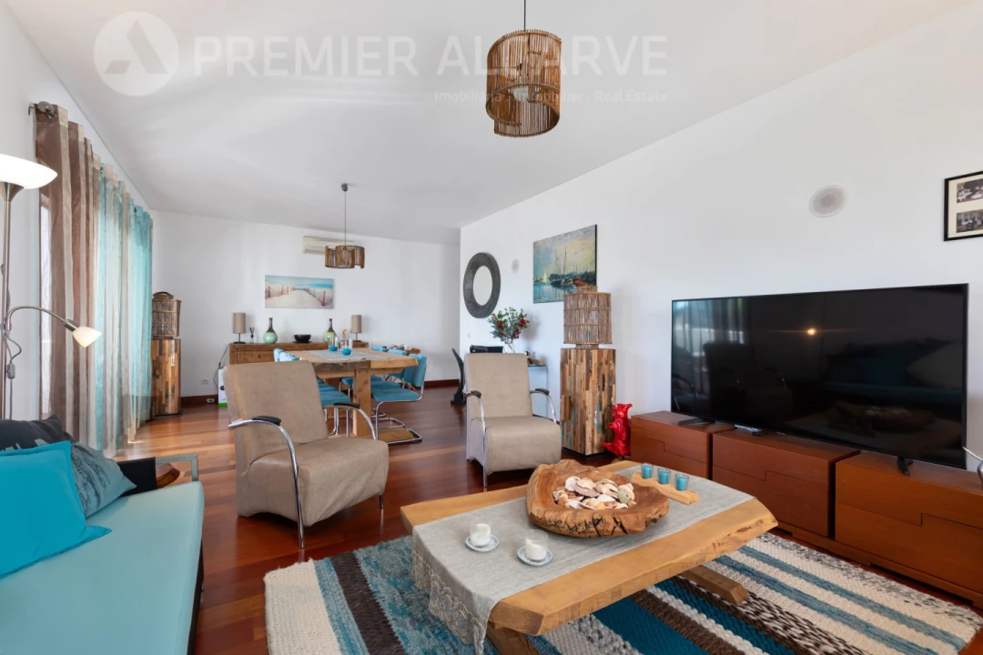 Apartamento T2 para Venda em Quarteira Foto 9