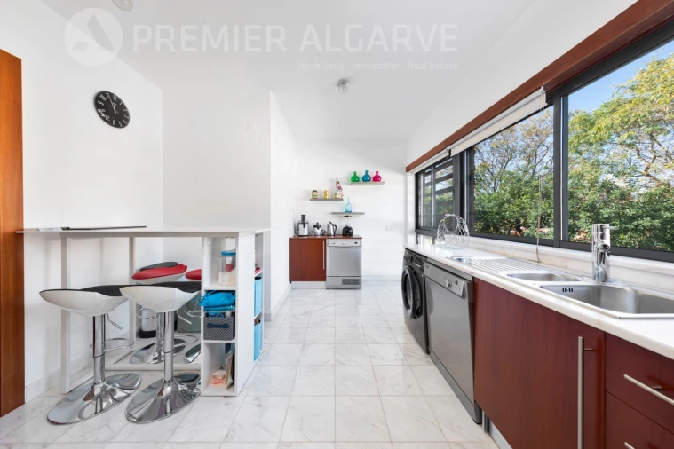 Apartamento T2 para Venda em Quarteira Foto 5