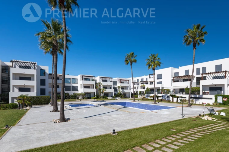 Apartamento T2 para Venda em Quarteira Foto 24