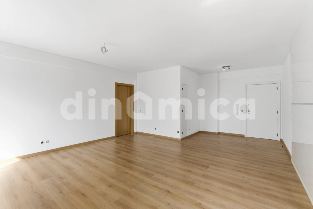 Apartamento T3 para Venda em Vila Nova de Famalicão e Calendário Foto 2