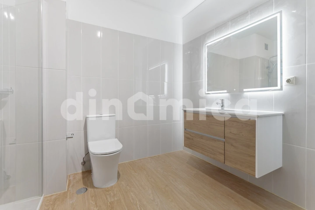 Apartamento T3 para Venda em Vila Nova de Famalicão e Calendário Foto 12