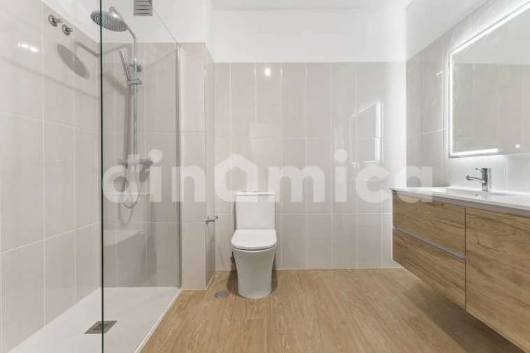 Apartamento T3 para Venda em Vila Nova de Famalicão e Calendário Foto 13