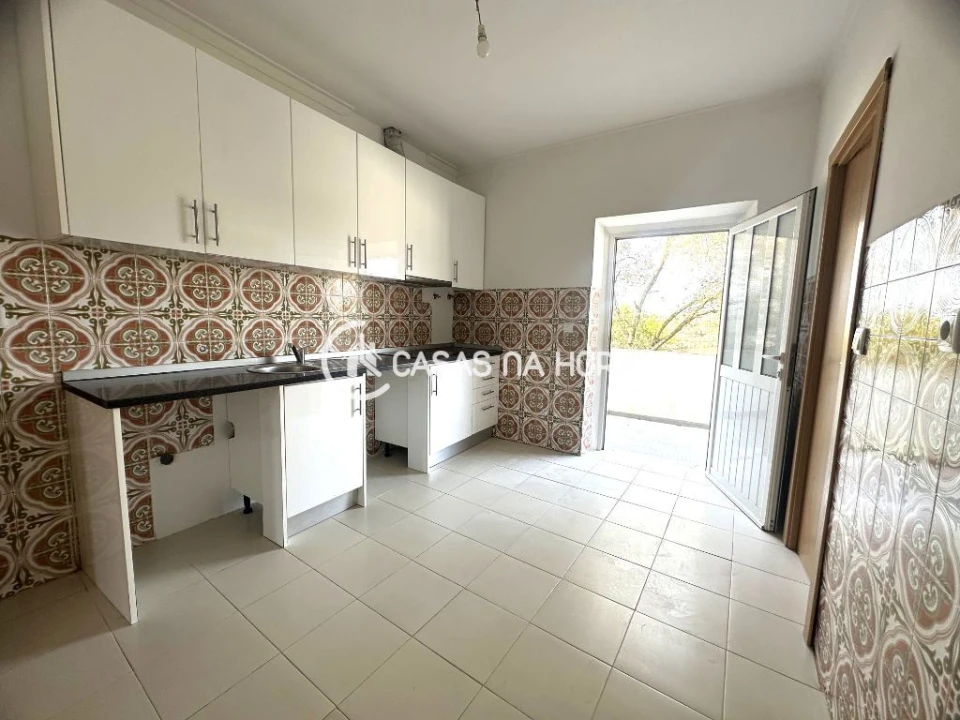 Apartamento T1 para Arrendamento em Charneca de Caparica e Sobreda Foto 3