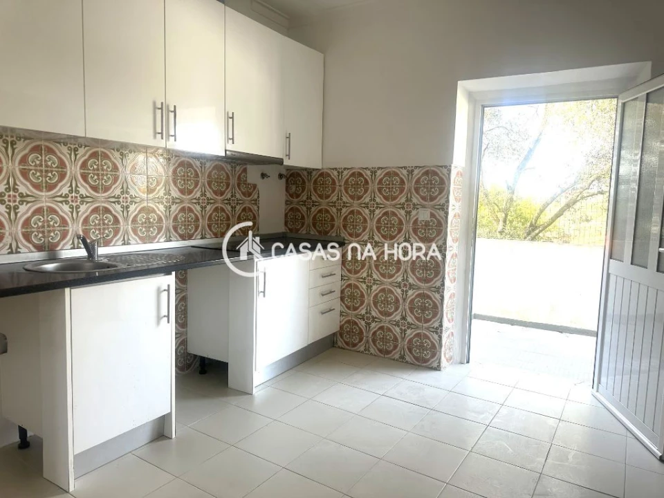 Apartamento T1 para Arrendamento em Charneca de Caparica e Sobreda Foto 7