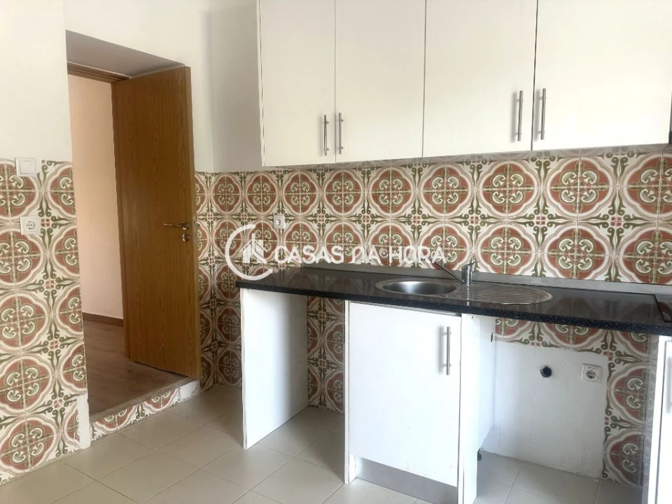 Apartamento T1 para Arrendamento em Charneca de Caparica e Sobreda Foto 8