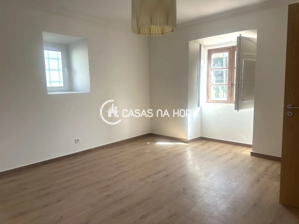 Apartamento T1 para Arrendamento em Charneca de Caparica e Sobreda Foto 1