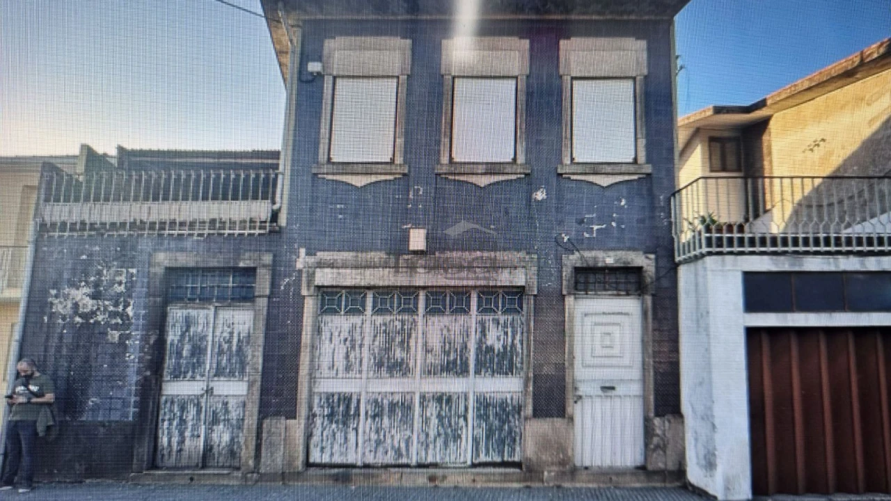 Armazém para Venda em Milheiros Foto 6