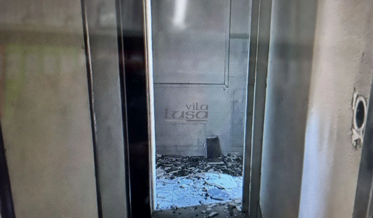 Armazém para Venda em Milheiros Foto 13