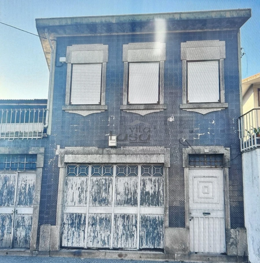 Armazém para Venda em Milheiros Foto 2