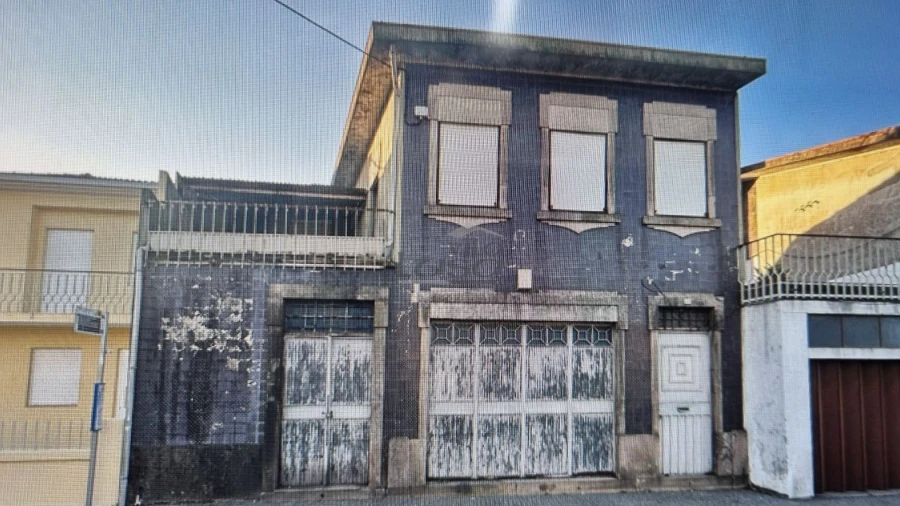 Armazém para Venda em Milheiros