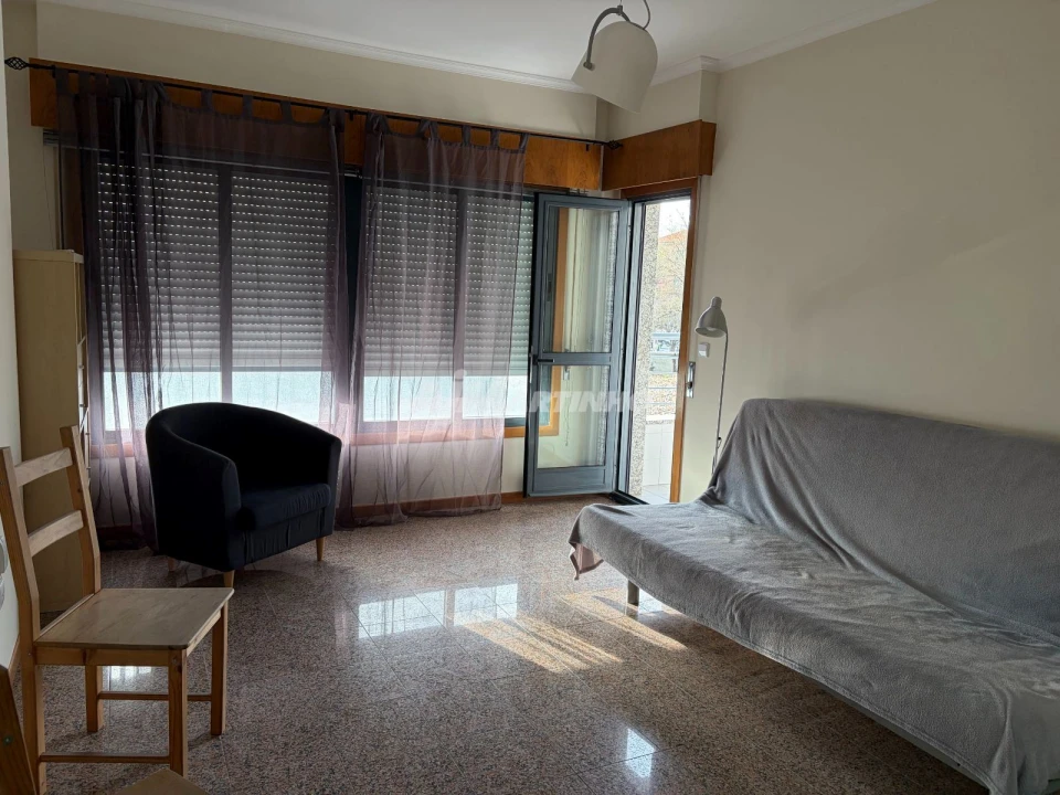 Apartamento T1 para Arrendamento em Lordelo do Ouro e Massarelos Foto 9