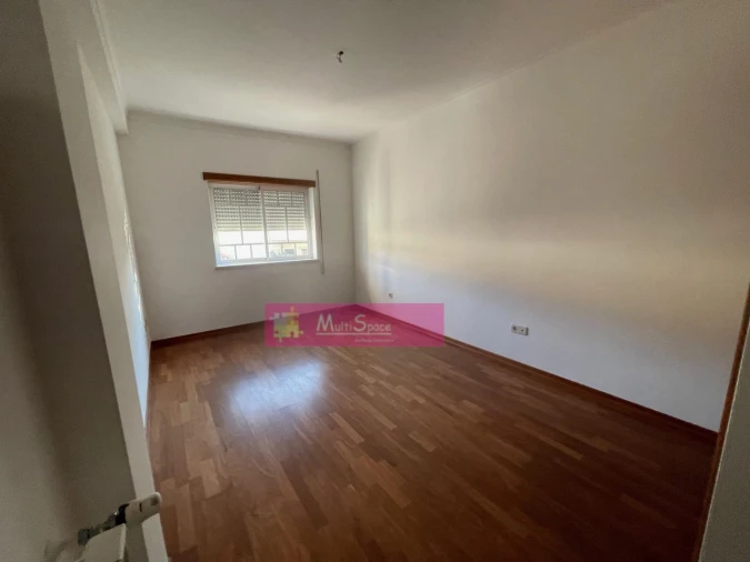 Apartamento T3 para Venda em São João Baptista Foto 9