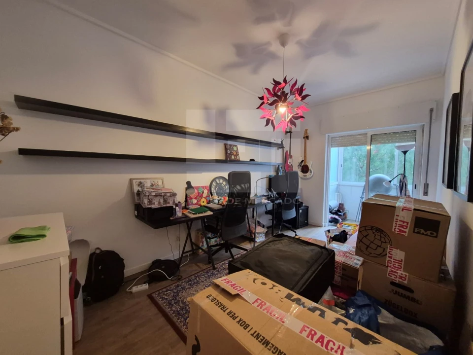 Apartamento T2 para Arrendamento em Carnaxide e Queijas Foto 5