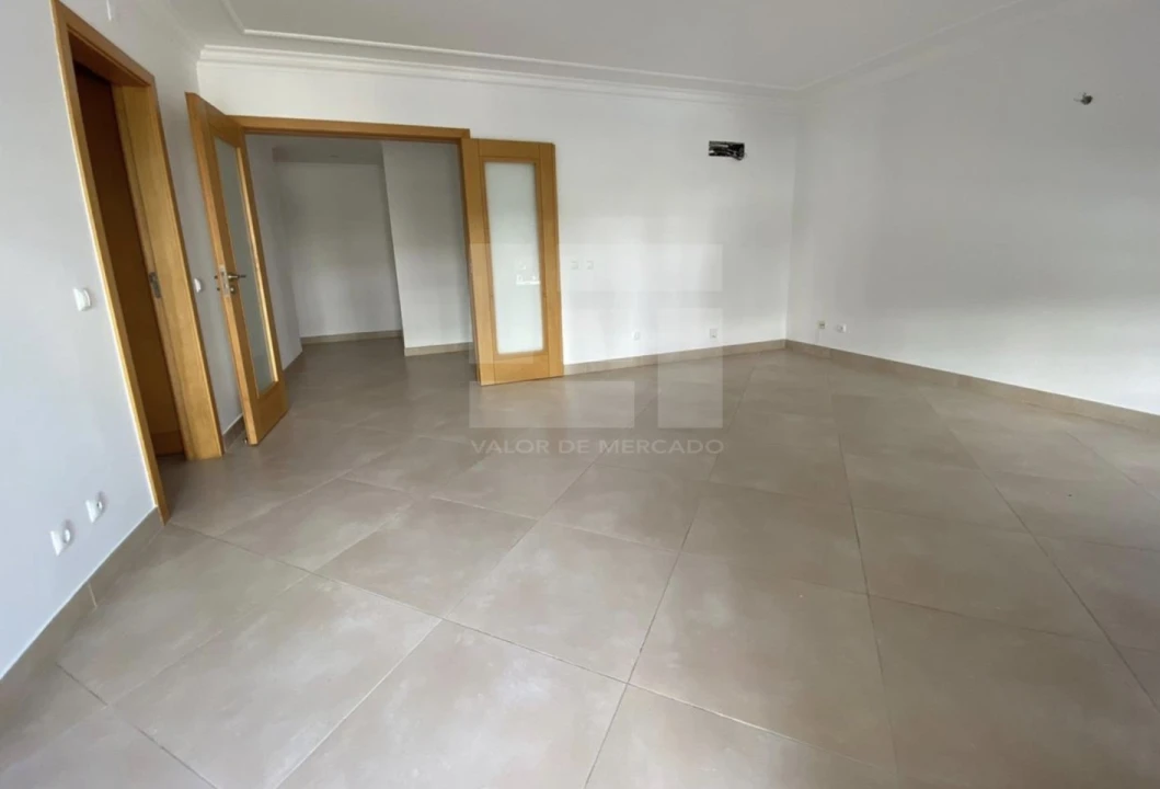 Apartamento T2 para Venda em Loule (São Clemente) Foto 4