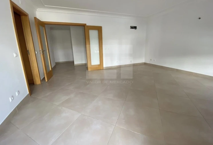 Apartamento T2 para Venda em Loule (São Clemente) Foto 4