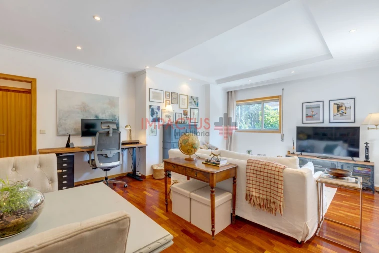 Apartamento T1 para Venda em Castêlo da Maia Foto 2