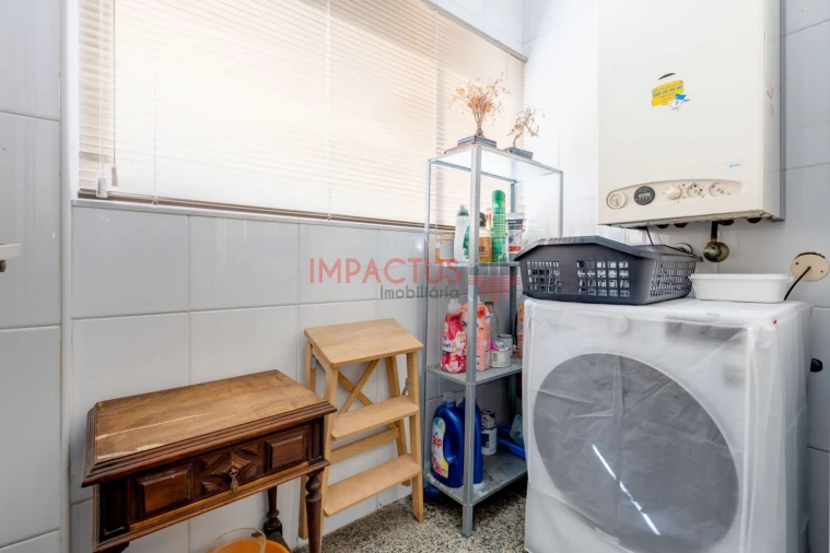 Apartamento T1 para Venda em Castêlo da Maia Foto 9