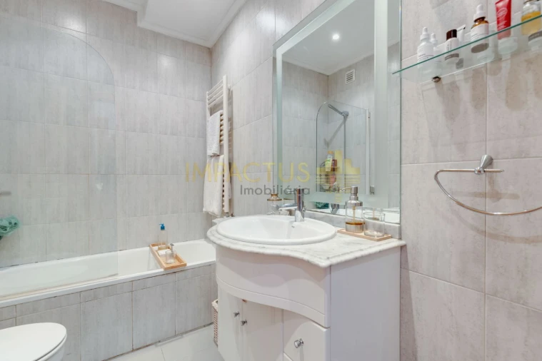 Apartamento T1 para Venda em Castêlo da Maia Foto 14