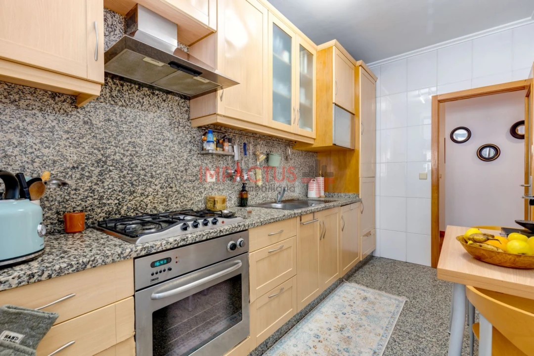 Apartamento T1 para Venda em Castêlo da Maia Foto 8