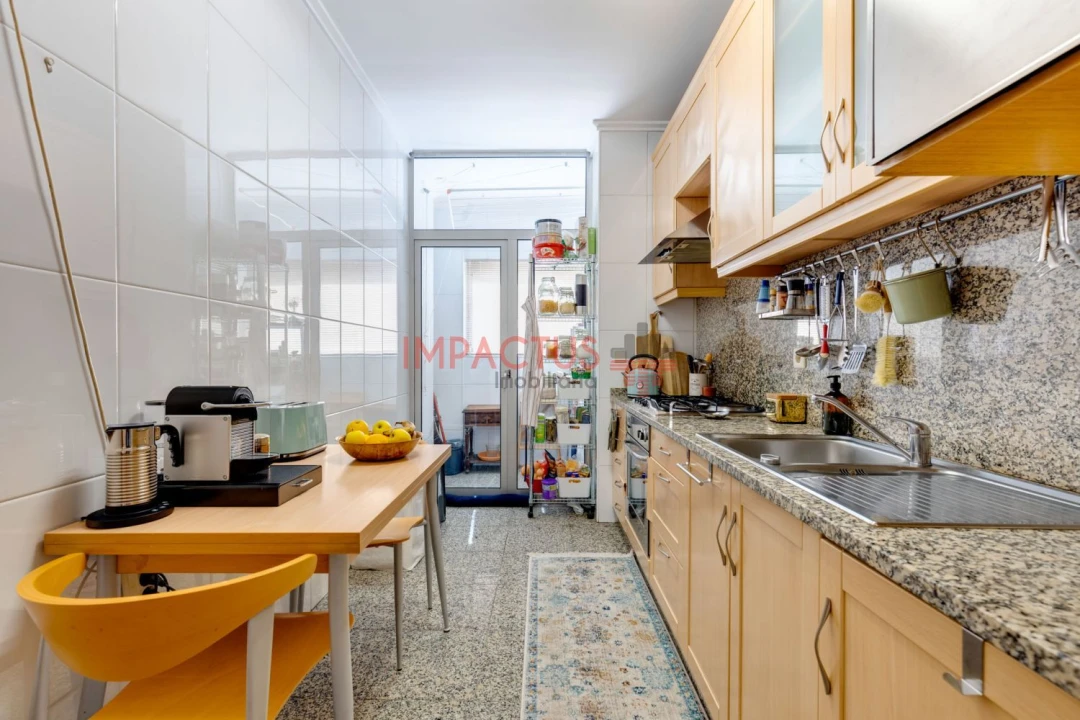 Apartamento T1 para Venda em Castêlo da Maia Foto 10