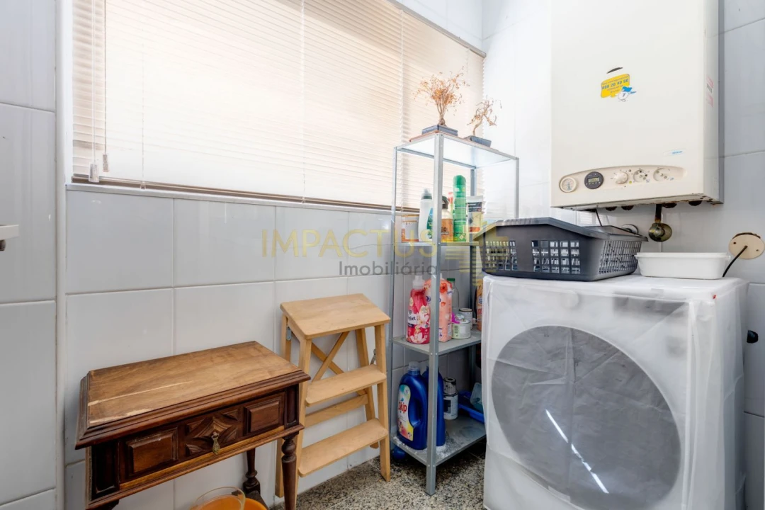 Apartamento T1 para Venda em Castêlo da Maia Foto 9