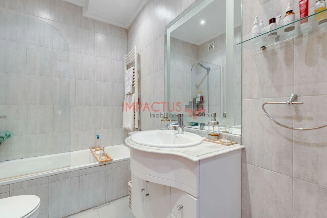 Apartamento T1 para Venda em Castêlo da Maia Foto 14