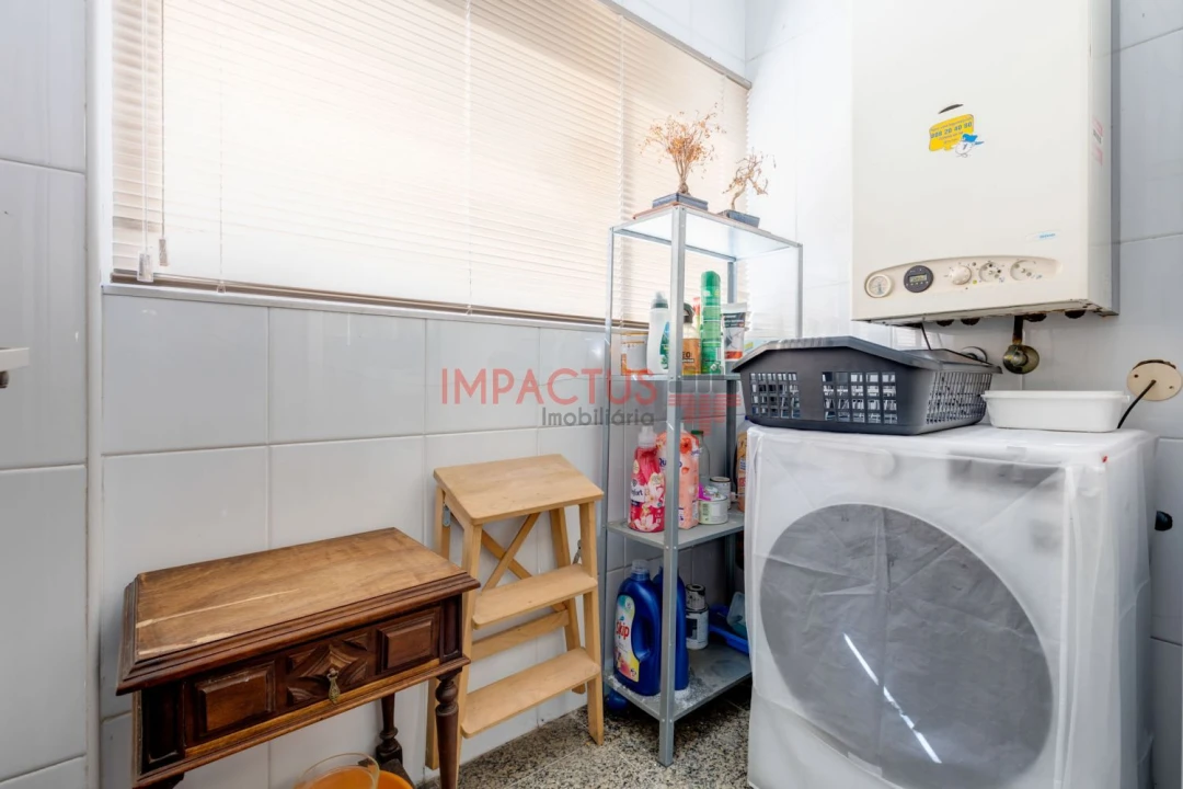 Apartamento T1 para Venda em Castêlo da Maia Foto 9