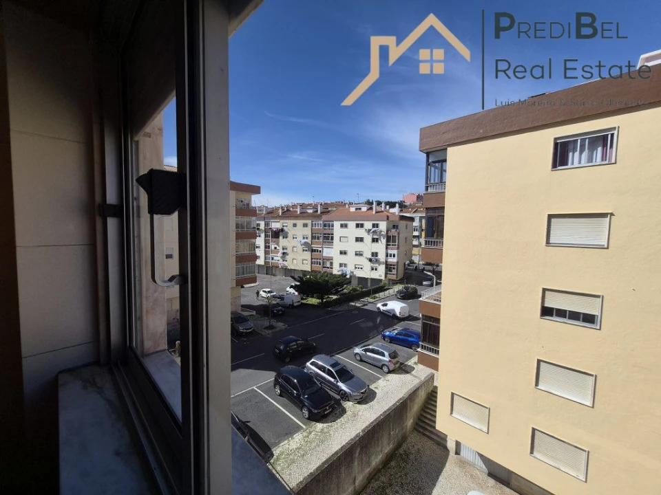 Apartamento T2 para Venda em Rio de Mouro Foto 13