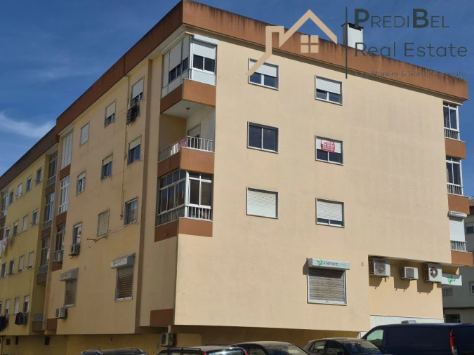 Apartamento T2 para Venda em Rio de Mouro Foto 18