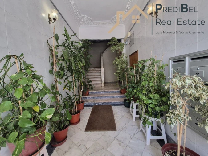 Apartamento T2 para Venda em Rio de Mouro Foto 15