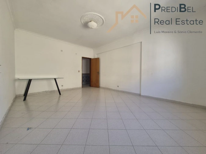 Apartamento T2 para Venda em Rio de Mouro Foto 6