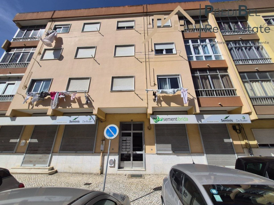 Apartamento T2 para Venda em Rio de Mouro Foto 16