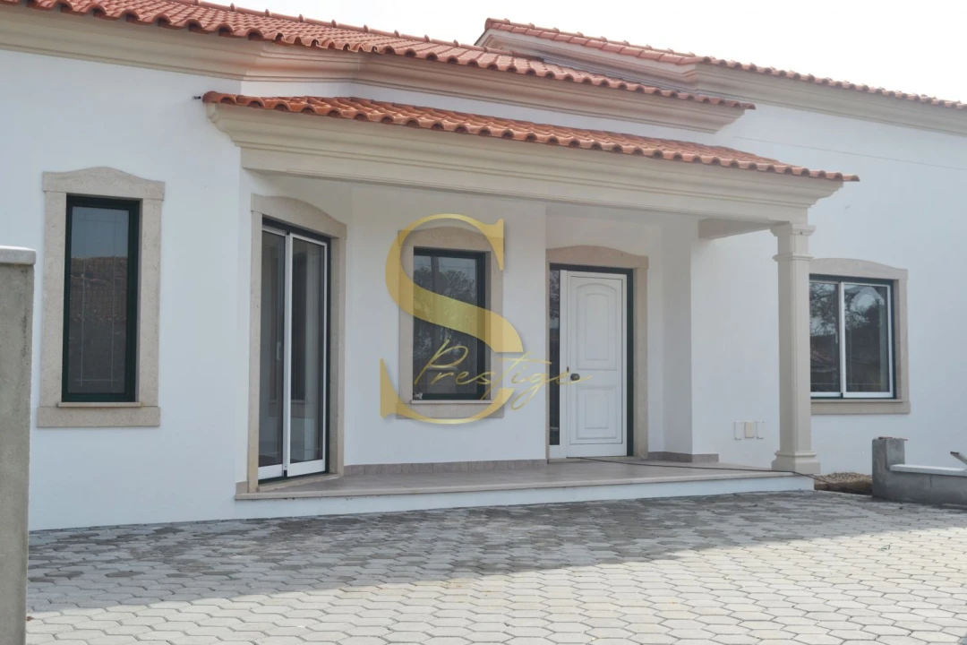 Moradia T4 para Venda em Monte Redondo e Carreira Foto 7