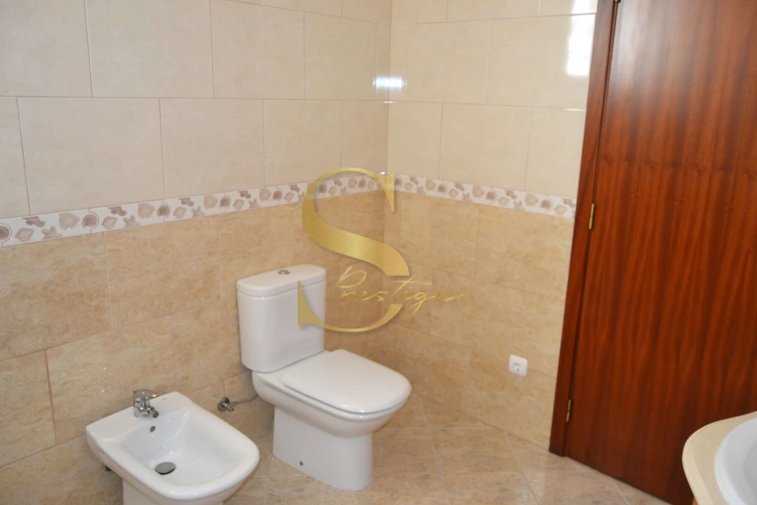 Moradia T4 para Venda em Monte Redondo e Carreira Foto 38