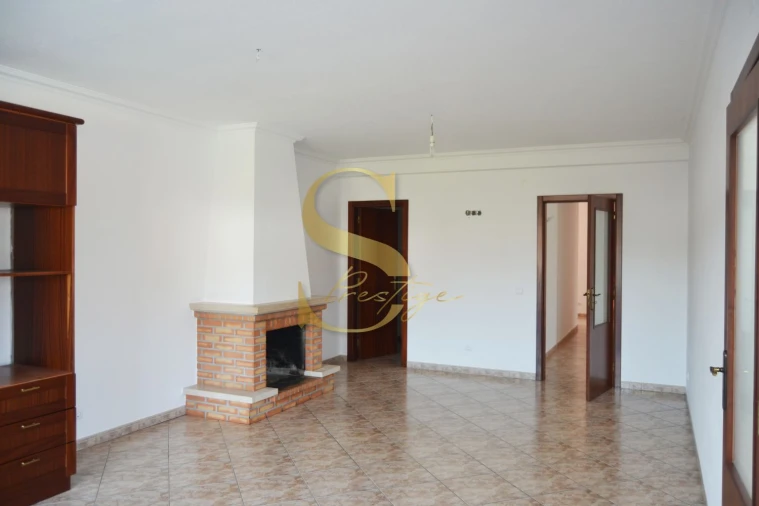 Moradia T4 para Venda em Monte Redondo e Carreira Foto 6