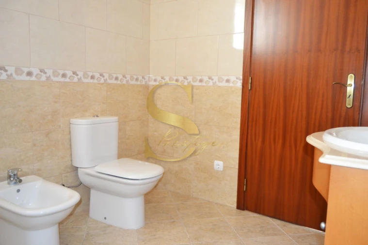 Moradia T4 para Venda em Monte Redondo e Carreira Foto 36