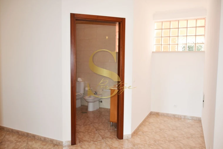 Moradia T4 para Venda em Monte Redondo e Carreira Foto 29