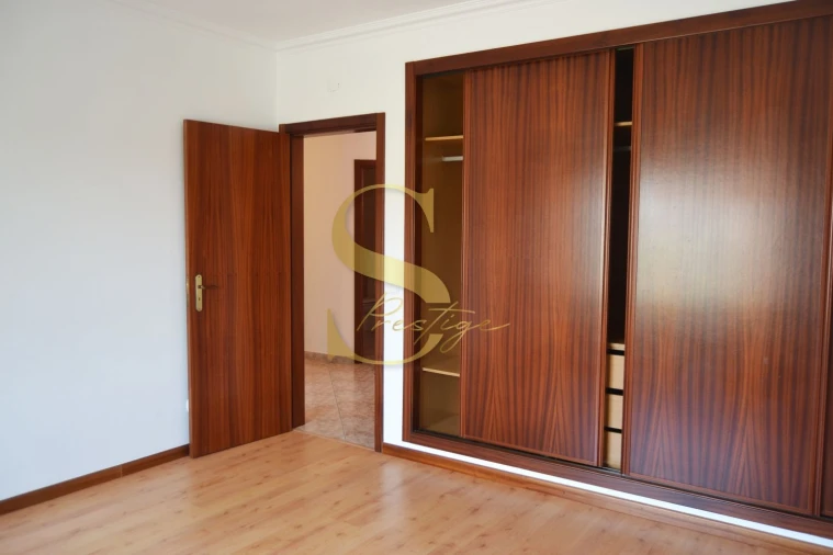 Moradia T4 para Venda em Monte Redondo e Carreira Foto 4