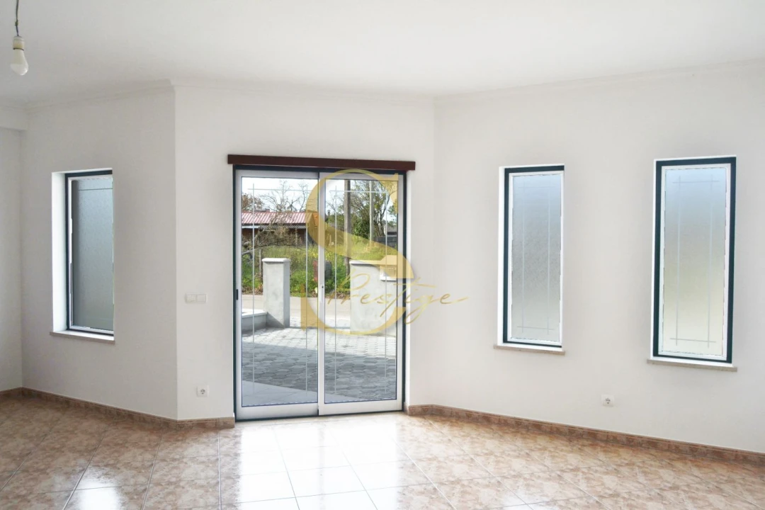 Moradia T4 para Venda em Monte Redondo e Carreira Foto 2